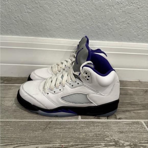 Air Jordan 5 Retro - Picture 3 of 7